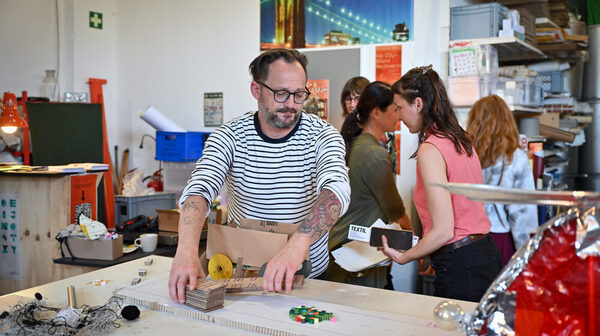 Happy Hour bei Zündstoffe - Materialvermittlung Dresden, 2024