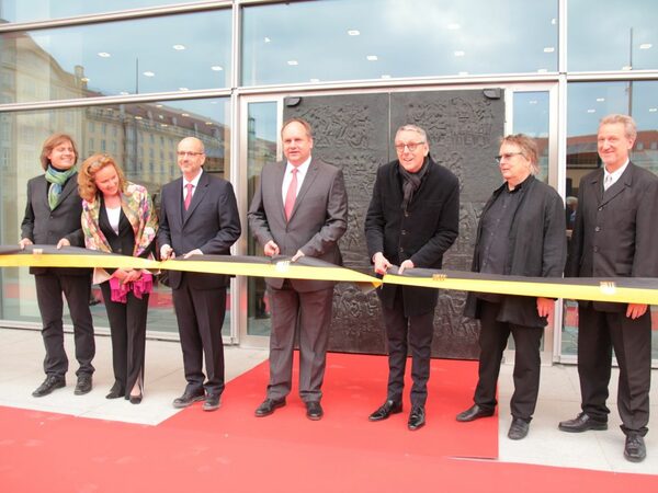 OB Hilbert eröffnet den Kulturpalast