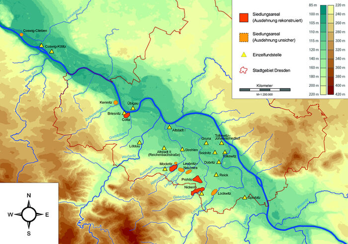 Ausschnitt einer schematischen Landkarte, auf der bandkeramischer Siedlungsareale und Einzelfundstellen in der Dresdner Elbtalregien eingezeichnet sind.