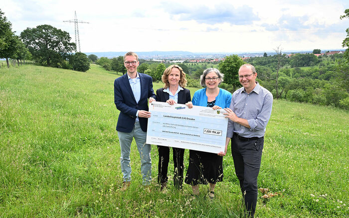 Umweltamtsleiter René Herold, Bundesumweltministerin Steffi Lemke, Umweltbürgermeisterin Eva Jähnigen und Sachsens Umweltminister Wolfram Günther