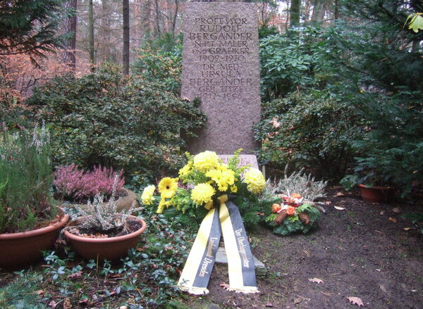 Grab von Rudolf Bergander auf dem Heidefriedhof
