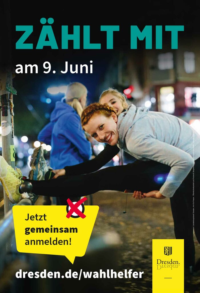 Zwei junge Frauen dehnen ihr Bein und lächeln in die Kamera. Dabei steht: Zählt mit am 9. Juni
