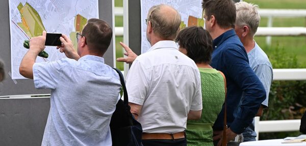 Informationstafeln zur Bundesgartenschau 2033