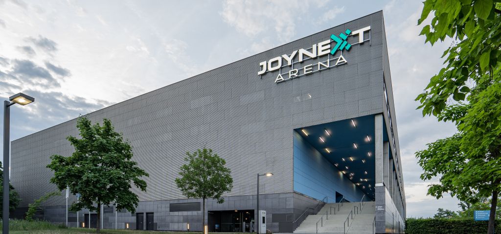 Außenansicht JOYNEXT Arena