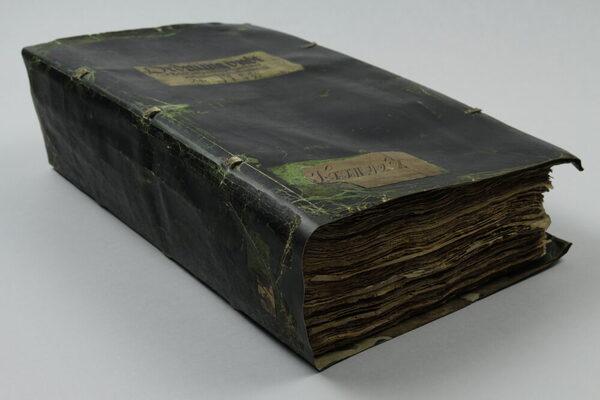 Pergamenteinband nach der Restaurierung