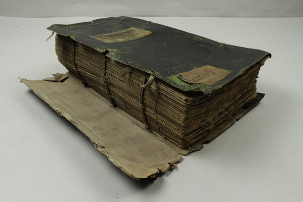 abgelöster Pergamenteinband