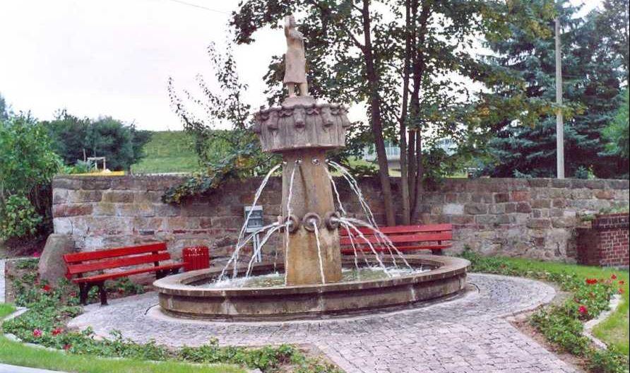 Dorfbrunnen in Zöllmen