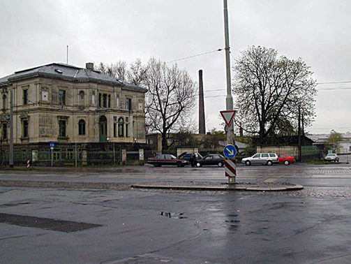 "Foto: der Alexander-Puschkin-Platz vor Beginn der Umgestaltung zeigt die ursprüngliche Platzfläche