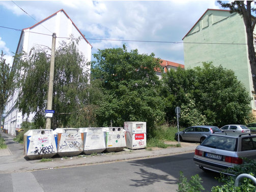 Brache mit Wertstoffcontainern im Scheunenhofviertel/südliches Hechtviertel
