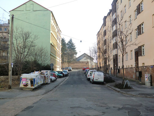 Bild der Ottostraße, Teilabschnitt West: hier ist die Umgestaltung zu einem verkehrsberuhigten Bereich geplant