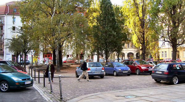 Foto zeigt Blick auf den Martin-Luther-Platz vor der Straßensanierung