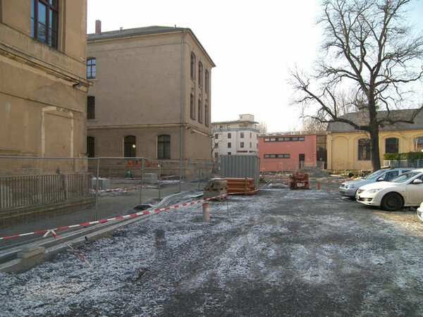 Bauarbeiten im Hof der Gemeinschaftsschule Robert Matzke Straße 14