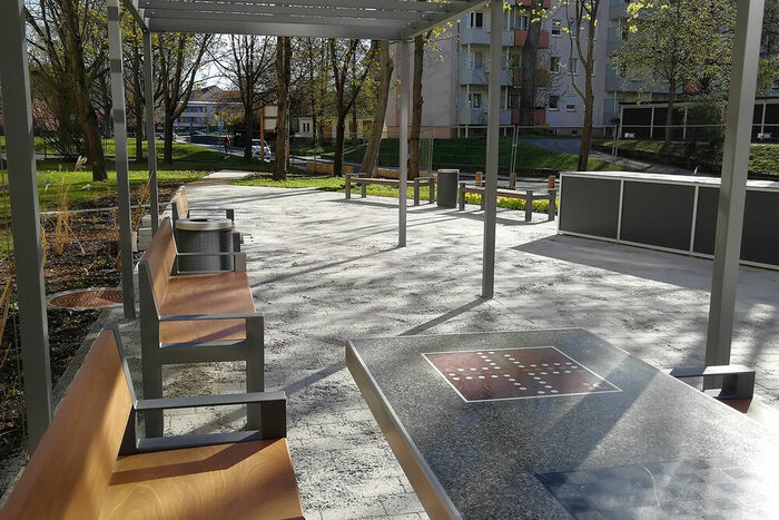 Neu gestalteter Bartholomäi-Park an der Rosenstraße