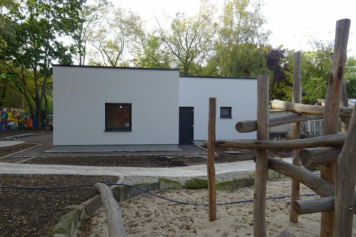 Mehrzweckgebäude Abenteuerspielplatz Johannstadt mit Gründach