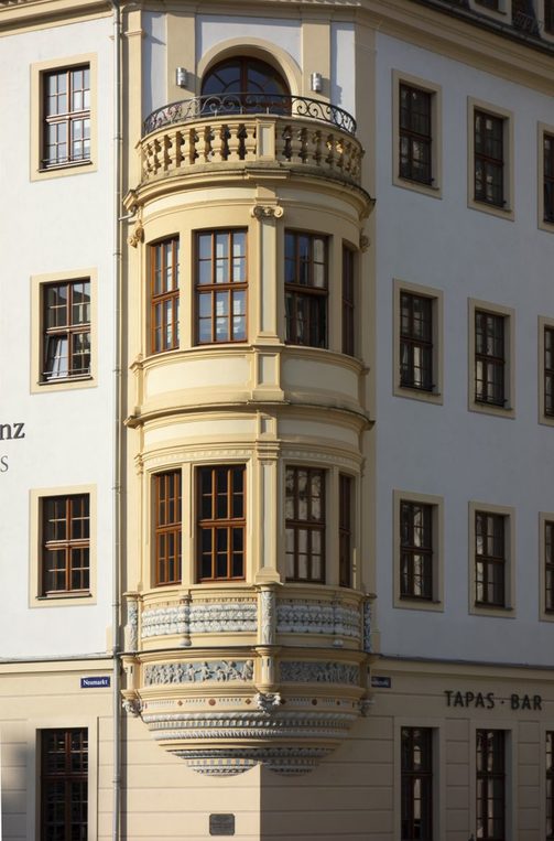 Erker an der Ecke des Heinrich-Schütz-Hauses mit dem erhalten gebliebenen Kinderfries aus der Renaissancezeit
