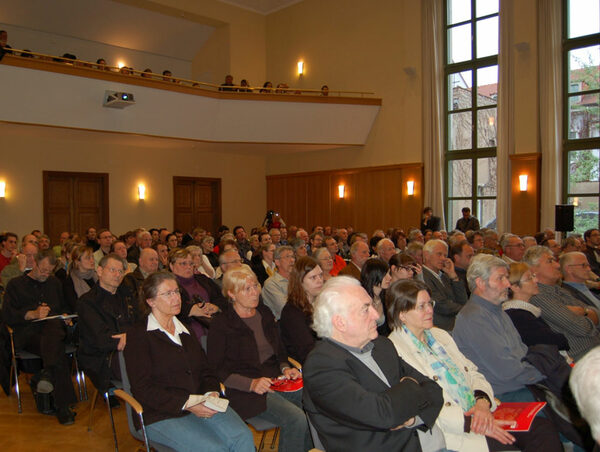 Foto zeigt das Publikum während der Diskussion zur Inneren Neustadt