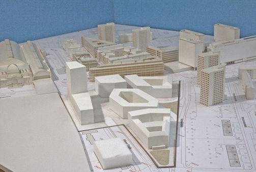 Das Foto zeigt das Modell mit dem Entwurf des Büros Translocal Architecture GmbH Dresden