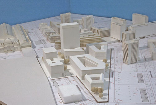 Das Foto zeigt das Modell mit dem Entwurf des Büros rohdecan Architekten + QUERFELD EINS Dresden