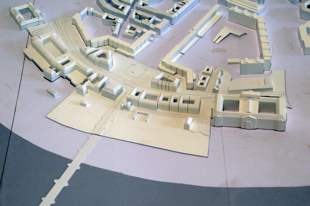 Im Bild ist ein Modell des Wettbewerbteilnehmers BERND ALBERS Gesellschaft von Architekten GmbH Berlin zu sehen.