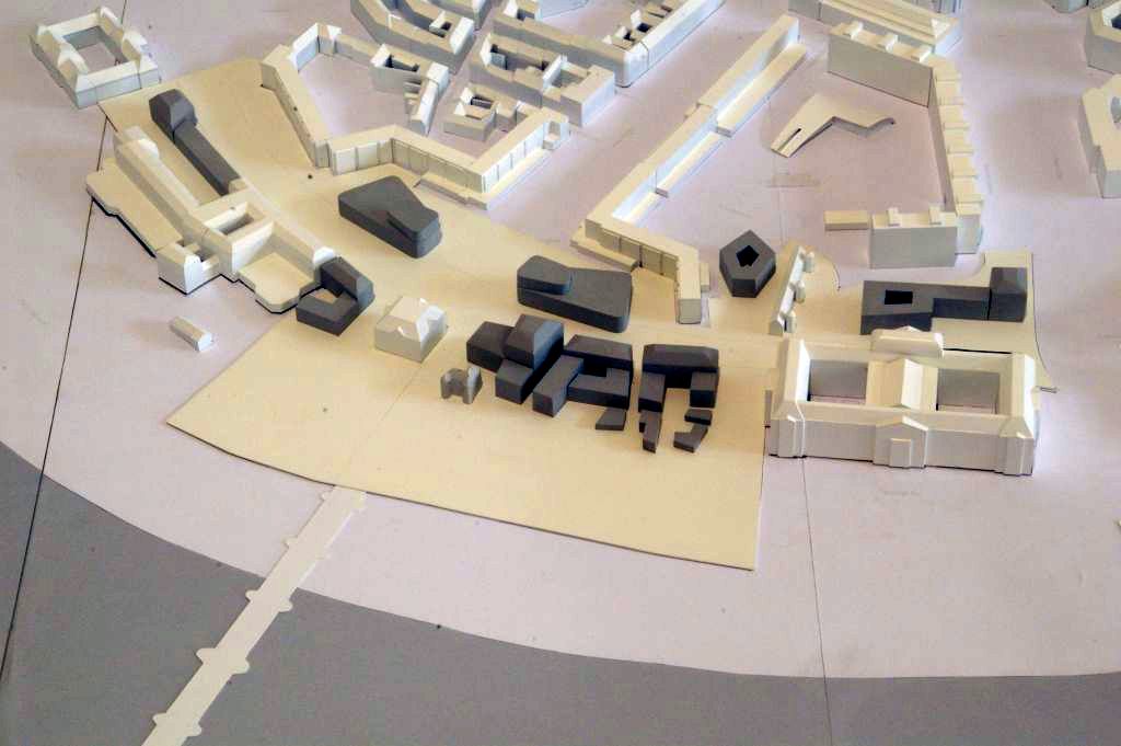 Im Bild ist ein Modell des Wettbewerbteilnehmers ARGE Zanderarchitekten Kroll, Dresden zu sehen.