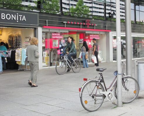 Radfahrer in Fußgängerzonen, hier auf der Prager Straße