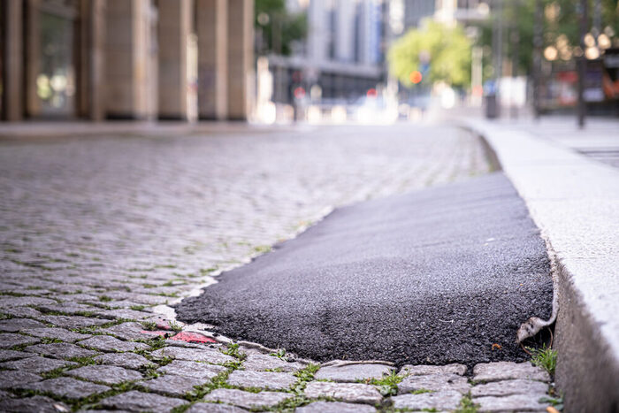 Asphaltkeil auf der Seestraße