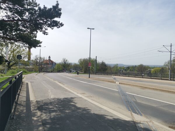 Brücke Königsbrücker Straße Fahrbahn Blickrichtung Süden