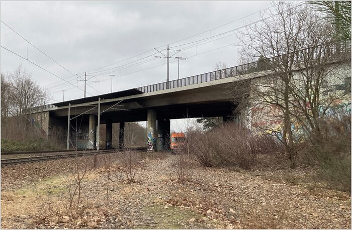 Ansicht Brücke Königsbrücker Straße über die Gleise der Deutschen Bahn