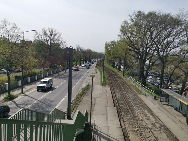 Fahrspuren und Gleisbereich der Königsbrücker Straße Nord