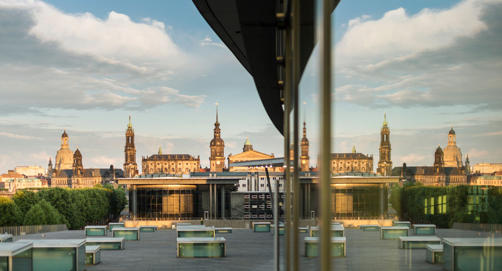Blick vom Internationalen Congress Center auf die Silhouette Dresden