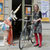 Annekatrin Klepsch mit Fahrrad vor dem Eingang zum Kulturrathaus