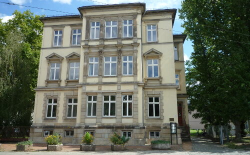 Außenansicht des Gebäudes auf der Königsbrücker Straße, in dem die Jugendhilfe im Strafverfahren, sitzt.