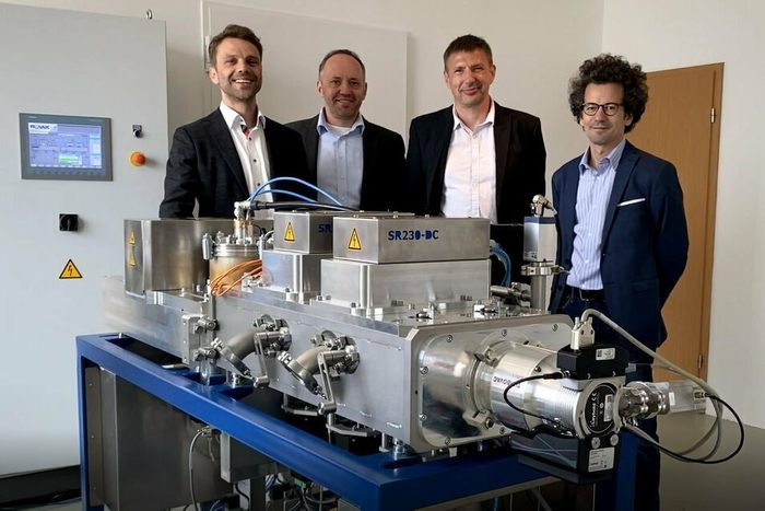 Commissioning of the flash unit by NorcSi founders Dr. Marcel Neubert, Georg Ochlich, Udo Reichmann and Dr. Charaf Cherkouk.