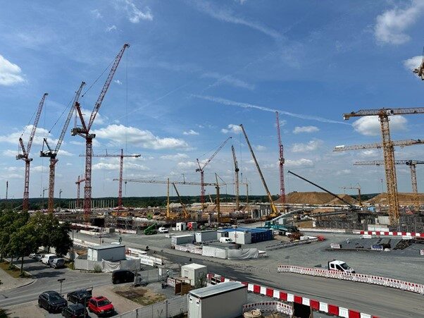 Blick auf die Baustelle von ESMC in Dresden