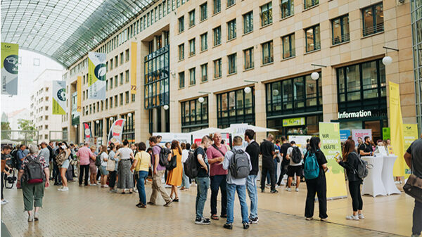 Teilnehmer der Interkulturellen Jobmesse in Dresden