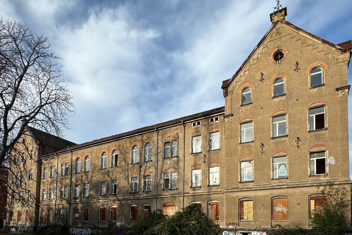 Löbtauer Str. 31: ehemaliges Wohnheim (hinten)