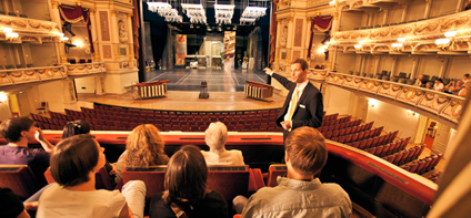 Guided tours through the Semper Opera House