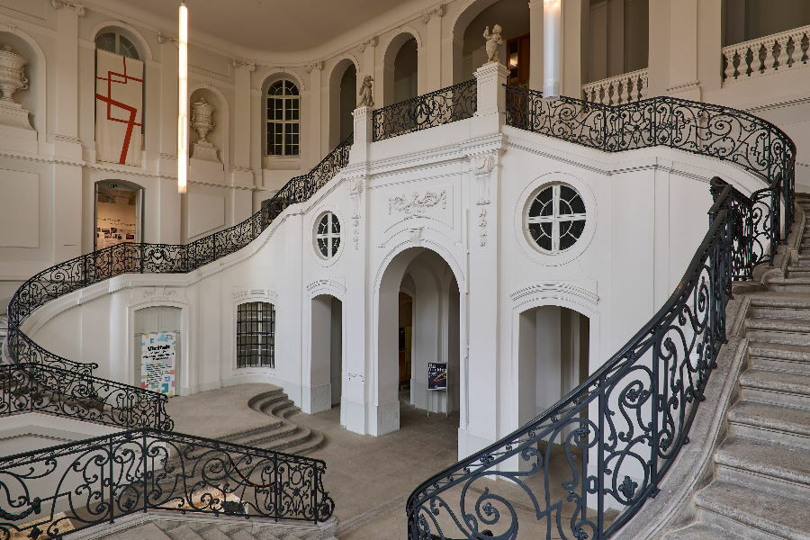Stadtmuseum Dresden, das Treppenhaus zeigt Stilelemente des Rokoko mit klassizistischen Details