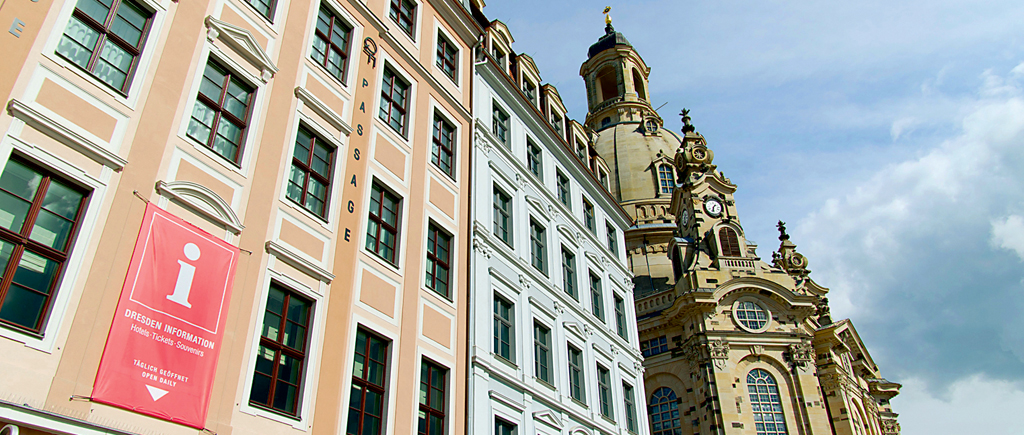 Außenansicht der Dresden Information in der QF-Passage an der Frauenkirche © Martin Dietrich