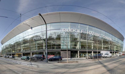 Die gläserne Front des alten Rudolf-Harbig-Stadion.