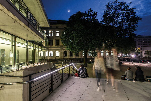 Hochschule für Musik Dresden, Konzertsaal am Abend