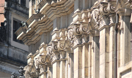 Detailaufnahme barocker Elemente der Fassade der Kathedrale