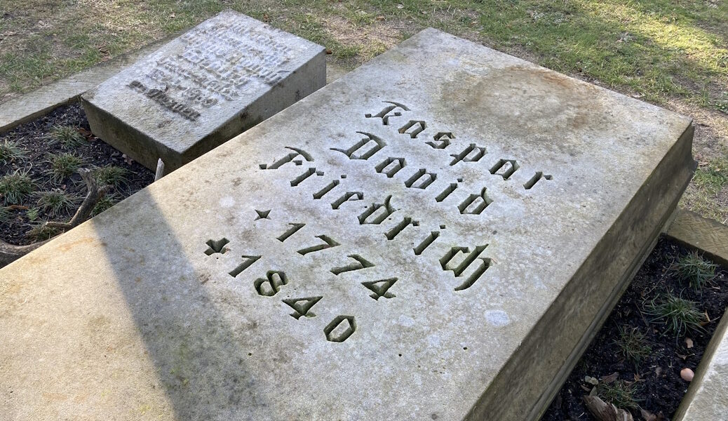 Restauriertes Grab Caspar David Friedrich, Trinitatisfriedhof Dresden