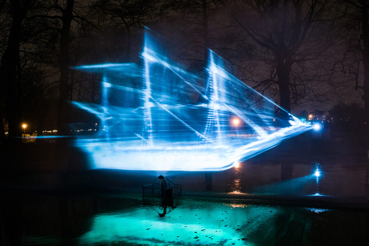 Lichtinstallation „Wassermärchen“ im Christmas Garden Dresden